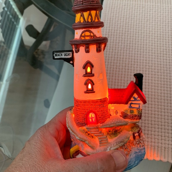 Vintage Porcelain hand painted lighthouse - Picture 9 of 9